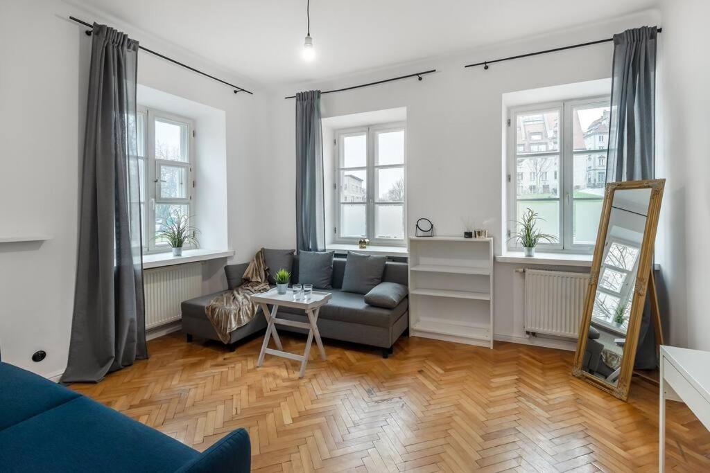 Close-urban Chic - Stare Miasto - One Bedroom - Mostowa Warschau